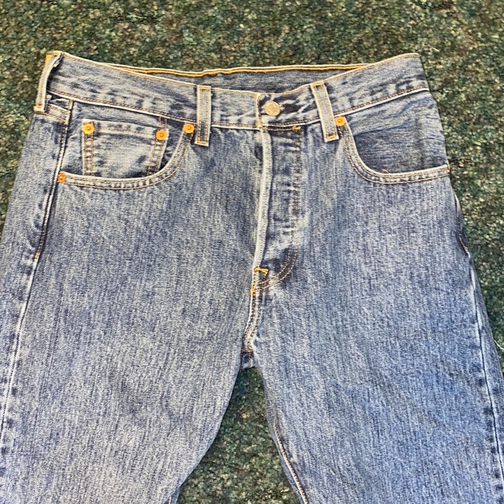 Dark wash Levi 501